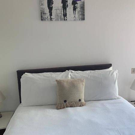 Quartermile 1 Bedroom Apartment - With Free Parking Included Edinburgh Bagian luar foto