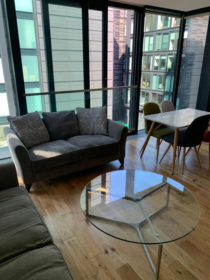 Quartermile 1 Bedroom Apartment - With Free Parking Included Edinburgh Bagian luar foto
